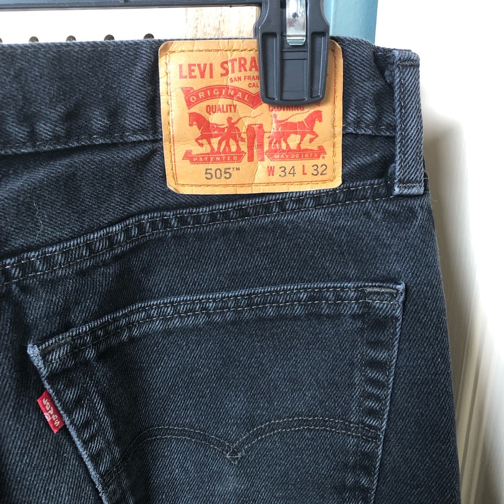 SOLD Men’s 34x32/32x30 Levi Strauss 505 in Black